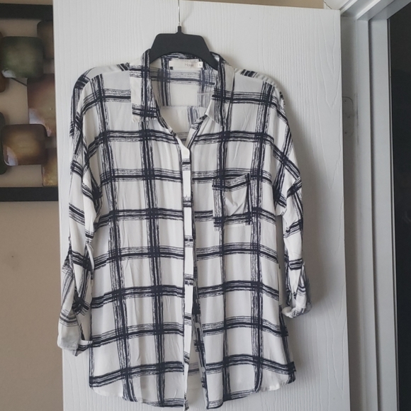 Patterned blouse ◻▪️⚪▪️ - Picture 1 of 2